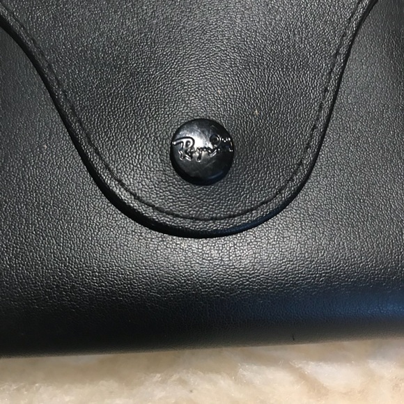 Ray Ban Case 🔹 - Picture 2 of 6